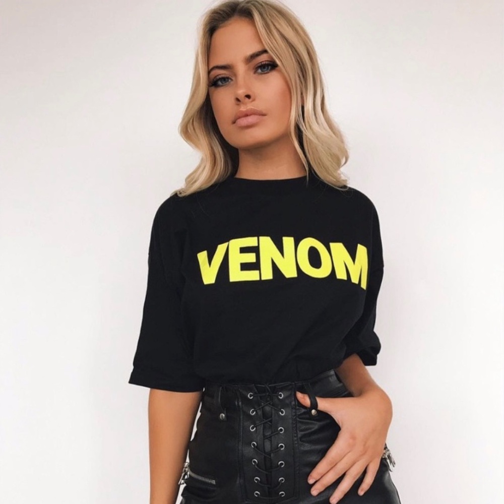 I AM GIA black t shirt “Venom” sahara ray